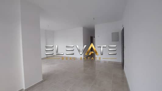 Apartment  150m with garden 85m  semi furnished  for rent at elmarassem fifth square  compound new cairo super lux finished