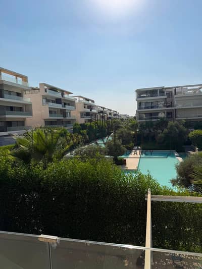 شقه متشطبه تشطيب فاخر كامله بالتكييفات تطل علي البحيره مباشره فيو خطير lake view residence