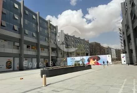 HOT PRICE Shop 80 sqm Promenade View Ready to Move Resale for sale in Three Sixty Mall Golden Square Fifth Settlement New Cairo