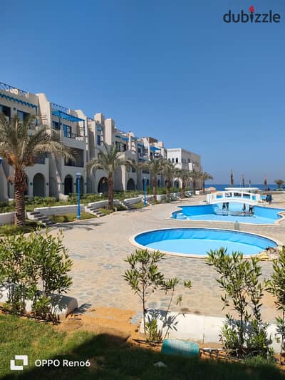 For sale: 90 sqm chalet + 90 sqm roof terrace with a direct panoramic sea view at Majesty, Galala.