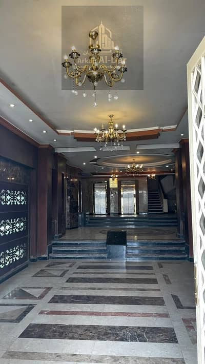 شقة على النيل للبيع بالفرش  مساحه كبيرة وتشطيب جديد وعمارة حديثة  وأستثمار مضمون بتتأجر من 150 الى 200 دولار يوميا
