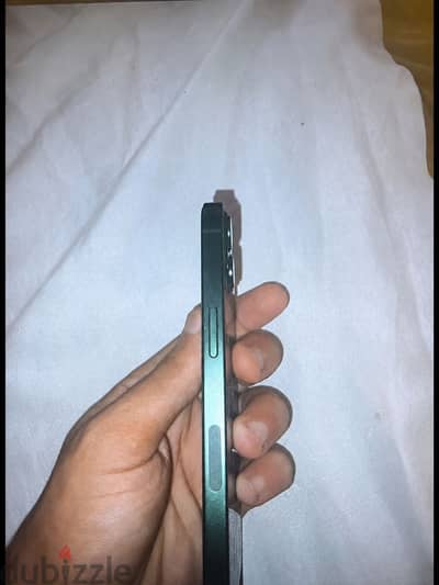 Iphone 13 للبيع مش مغير أي حاجه