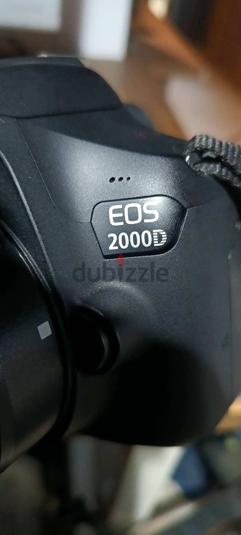 Canon EOS 2000D 1
