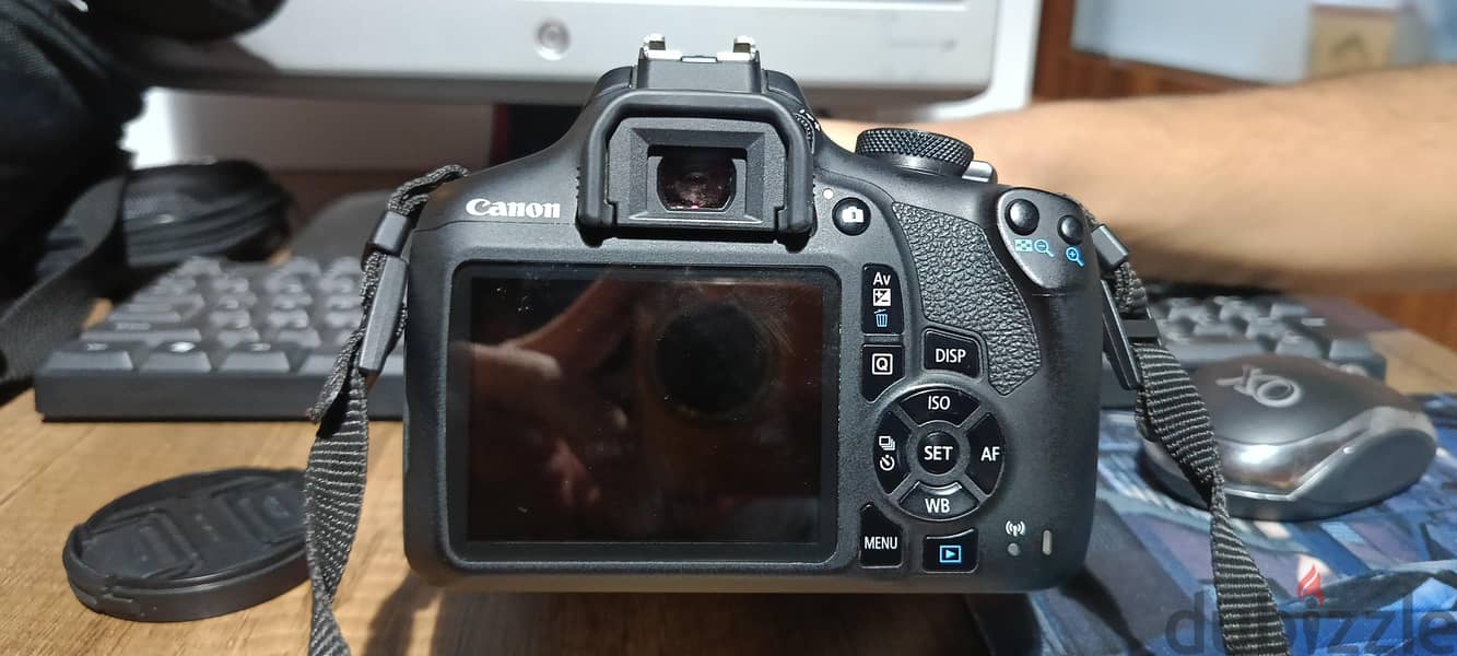 Canon EOS 2000D 3