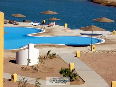 شاليه 60م للبيع في غرب الجولف 2 الجونة | فيو بحيرة وفرش كامل