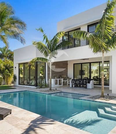 VILLA IN PRIME LOCATION STEPS FROM THE SEA FULLY FINISHED WITH ACs FOR SALE OVER 10Y