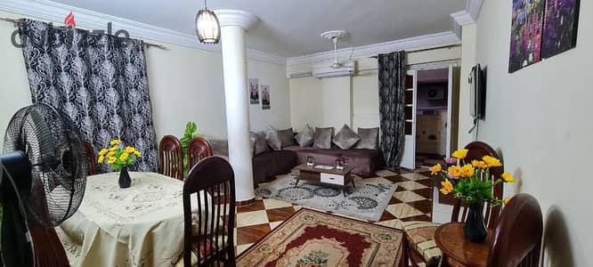 مفروش سموحة ٣ غرف وريسبشن ٢ ق قرب كوبرى الابراهمية عند قبانى