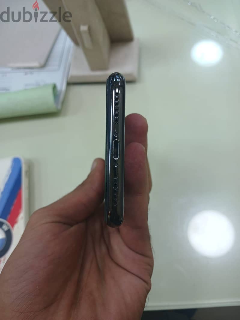 Apple - iPhone X 1