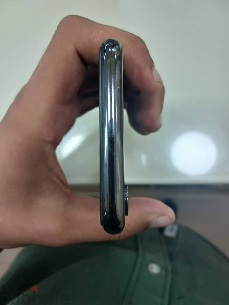 Apple - iPhone X 5