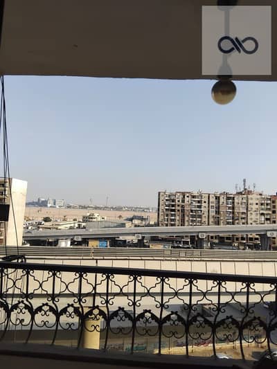 شقة للبيع في النزهة – جسر السويس  موقع مميز جدًا على بُعد 3 دقائق فقط من شيراتون و3 دقائق من طريق صلاح سالم.  فيو المطار • مساحة 220م² • 3 غرف