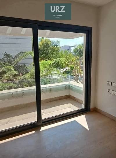 فرصة للاستثمار او السكن شقة 100م موقع open view بالقتسيط او بخصم فوري للبيع علي طريق السويس مباشرة بالقرب اموردا و جايد ولايان في سراي ودقائق من AUC