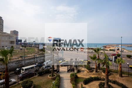Apartment for sale 319 m Zizinya (directly by the sea)
