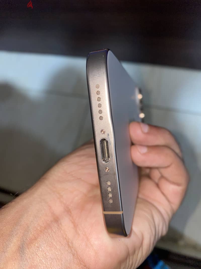 Apple - iPhone 16 Pro Max 1