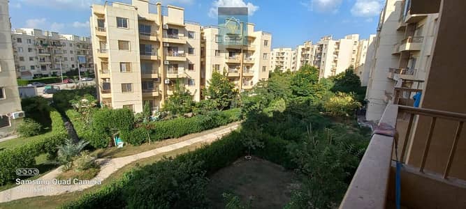 شقة للايجار بالمطبخ بالشيخ زايد عمارات المستقبل دور ثاني فيها غاز طبيعي