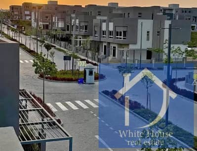 Corner Townhouse for sale in Etapa Compound, Sheikh Zayed, directly opposite Allegria – prime location.