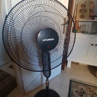 مروحة ستاند ١٦ بوصة لون اسود ٣ ريشة ٣ سرعات