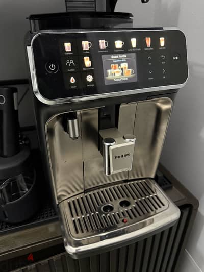 Fully automatic coffee machine