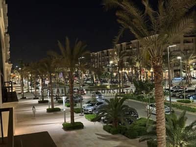 شقة كاملة التشطيب ومجهزة بتكييفات مطلة على البوليفارد للبيع في بوليفارد ميفيدا Boulevard Mivida من تطوير شركة إعمار