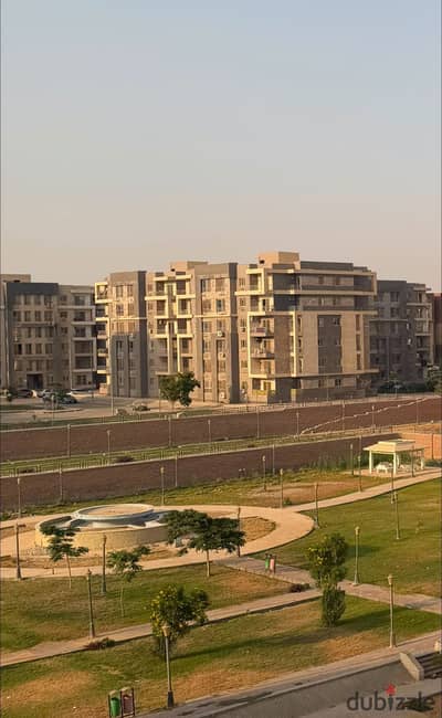 للايجار شقه قي كومبوند دار مصر الاندلس القاهره الجديده مباشره علي التسعين الجنوبي وامام كومبوند الهايد بارك و كومبوند مفيدا 130م علي جاردن فيو مفتوح