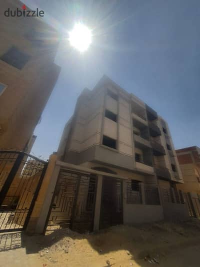 عمارة للبيع بمدينة الشروق – منطقة النوادي