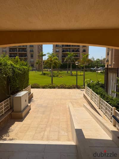 Apartment 180 m² for sale in Al Rehab - Phase Seven. Second floor, direct sea facing on the street