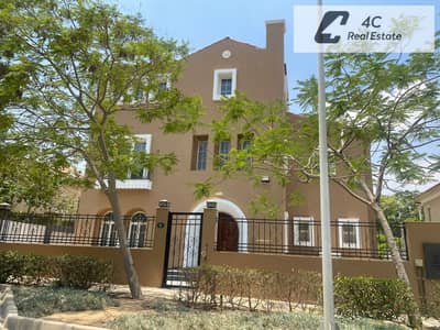For Sale Townhouse Villa in Hyde Park Compound 256 sq m ready to move 4 Bedrooms New Cairo Golden Square Fifth Settlement