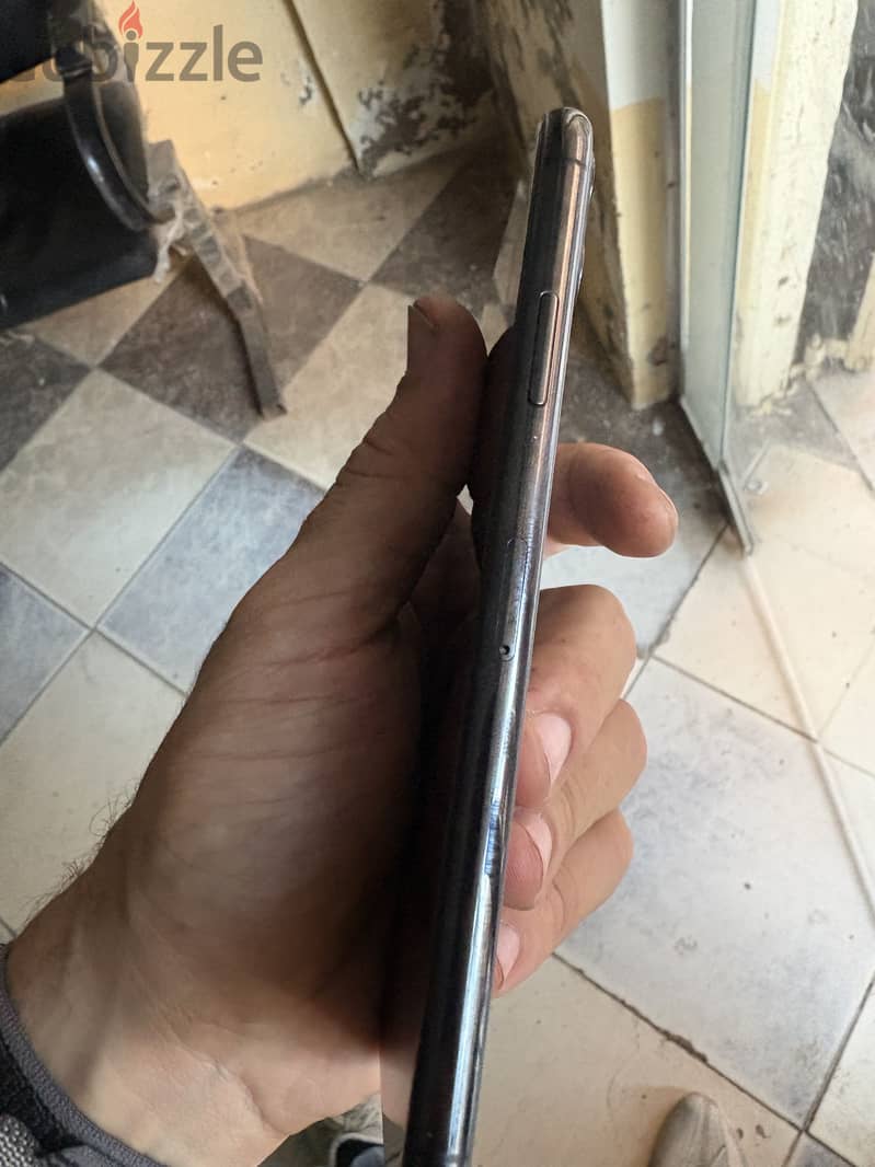 Apple - iPhone 11 Pro Max 4