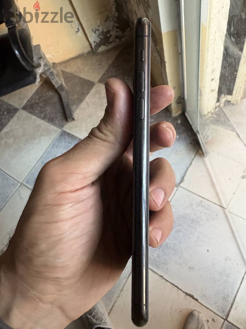 Apple - iPhone 11 Pro Max 5