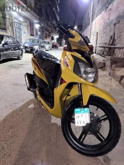 أسكوتر st 200