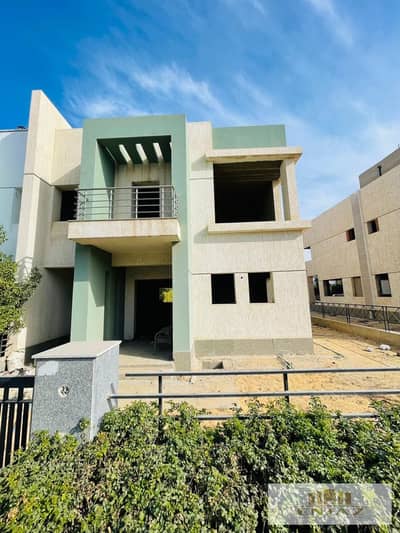 فيـلا توين هـاوس لقطـه بسـعـر مميـز جـدا نمـوذج J مـودرن مجمـوعـه 19 فيـلات VG5