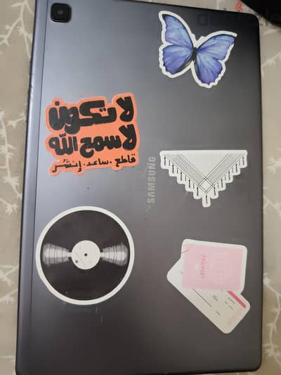 اعلان عن تاابلت معاه كرتونة بتاعتة والشاحن من غير جراب