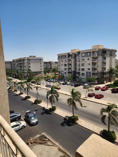 For sale in Madinaty a 116 meter apartment with an open view at b10 at a great price