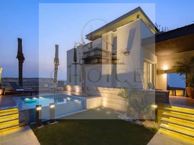Duplex villa with 3 bedrooms and private garden, fully finished, ready for immediate occupancy, for sale in Trio Gardens compound, prime location, Fif