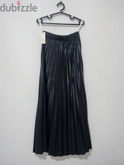 new leather maxi skirt in black
