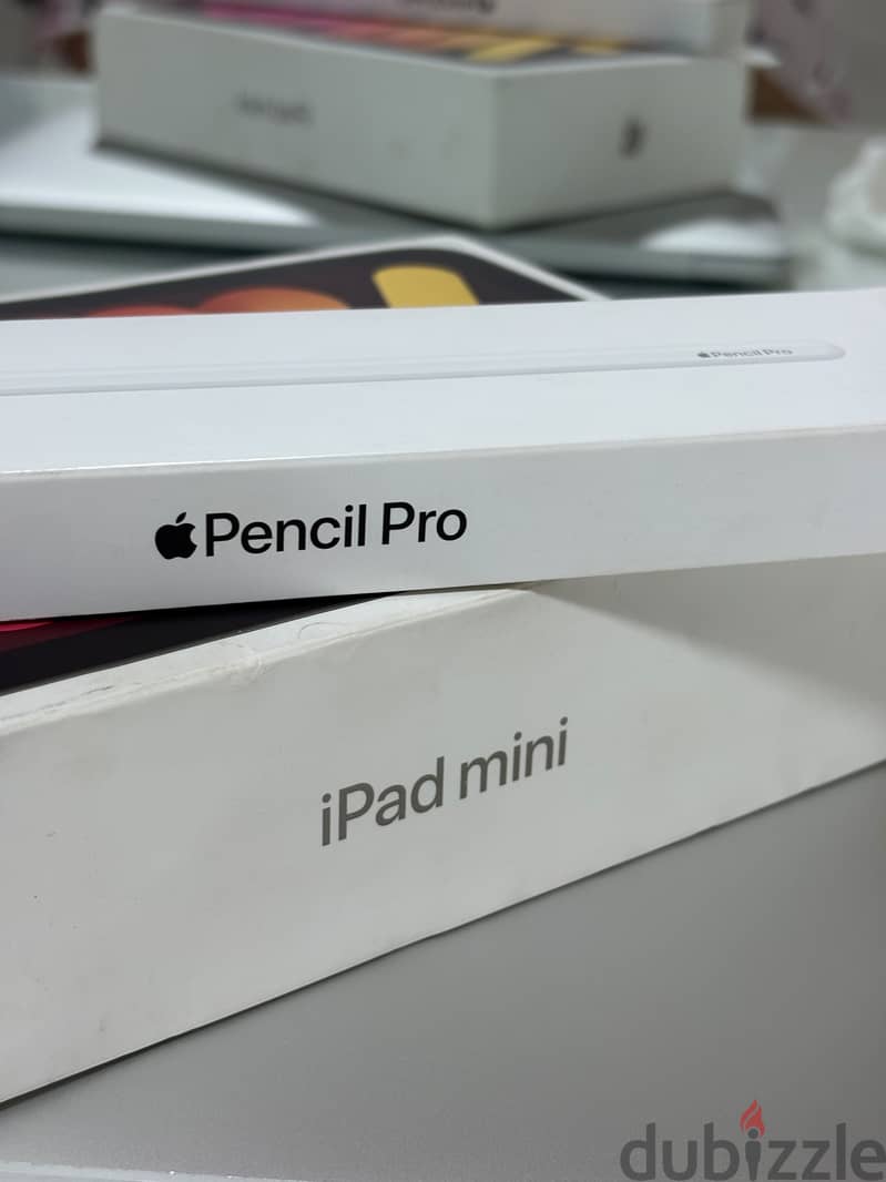 Apple iPad mini 7 and Apple Pencil Pro 8