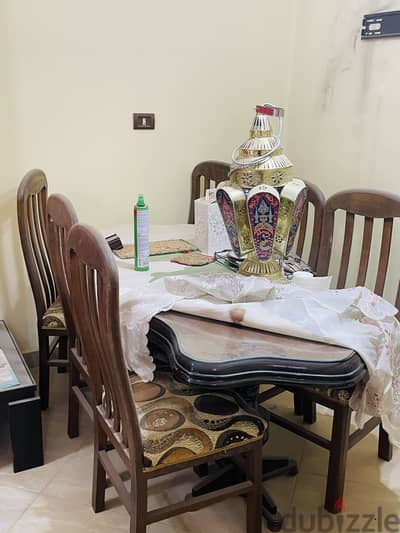 ترابيزة سفرة مع ٦ كراسي