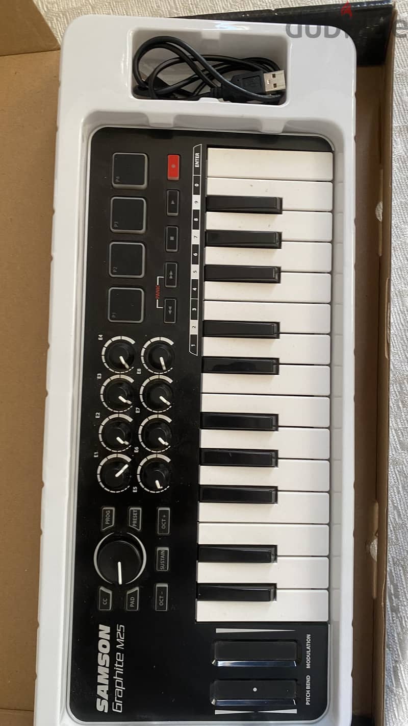 Samson midi controller 25-Kay portable controller  2