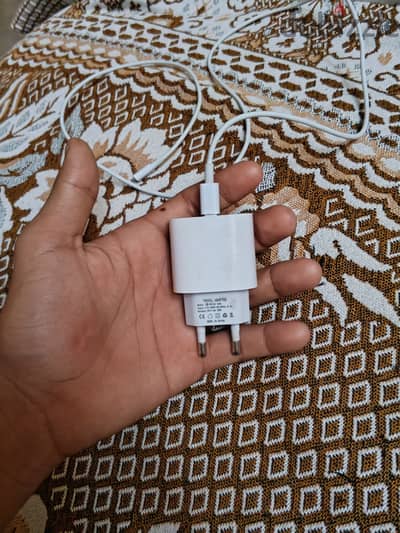 شاحن اصلي