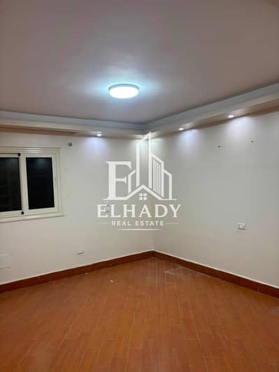 180m apartment for administrative rent in Zahra Al-Maadi – Carrefour Main Street