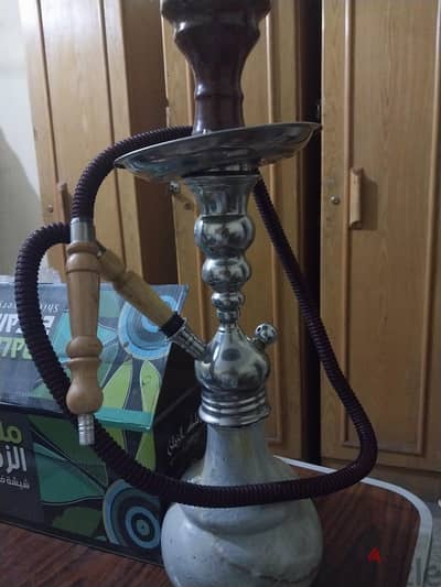شيشة حجمها متوسط