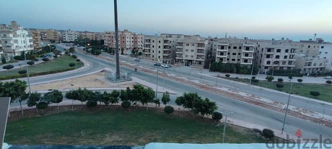 شقه للبيع في الشروق المنطقه التاسعه 165م من المالك - Shorouk City