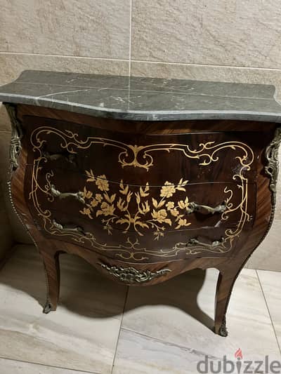Side table storage/baillot