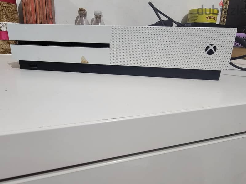 Xbox One S 1TB Storage - Single Controller - Mint Condition 1