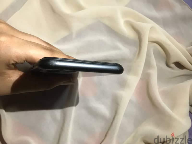 Apple - iPhone 11 3