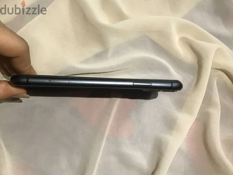 Apple - iPhone 11 7