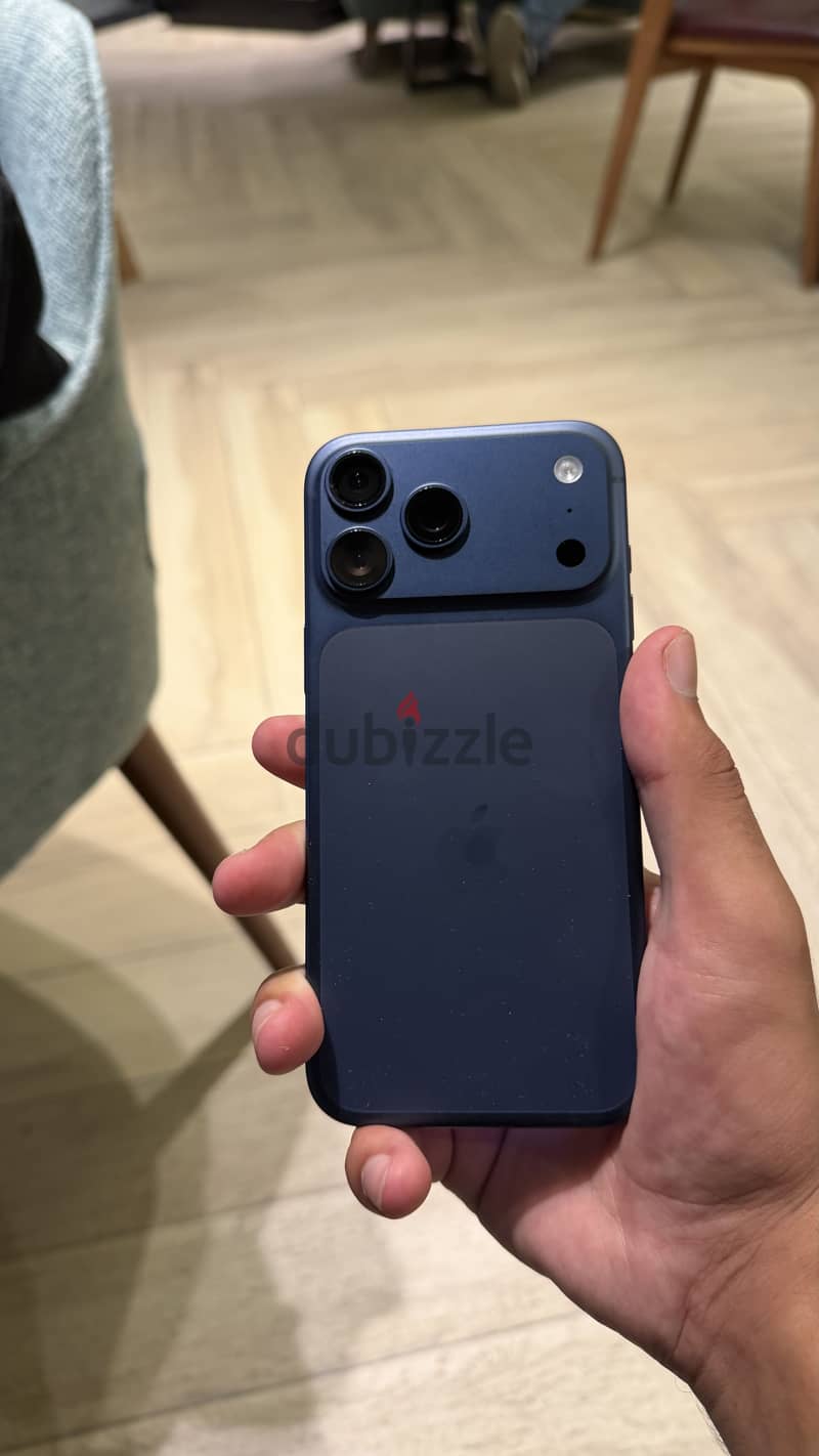 Apple - iPhone 17 Pro Max 1