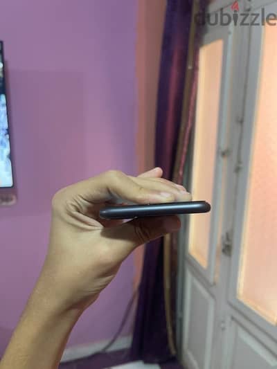 آبل - آيفون 8 بلس