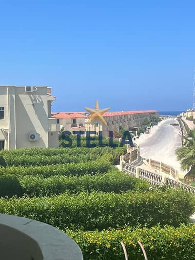 فيلا ب جاردن للبيع في ستيلا هايتس الساحل الشمالي - سيدي عبد الرحمن - سور في سور مع لافيستا - متشطبة بالكامل ومفروشة بجاردن