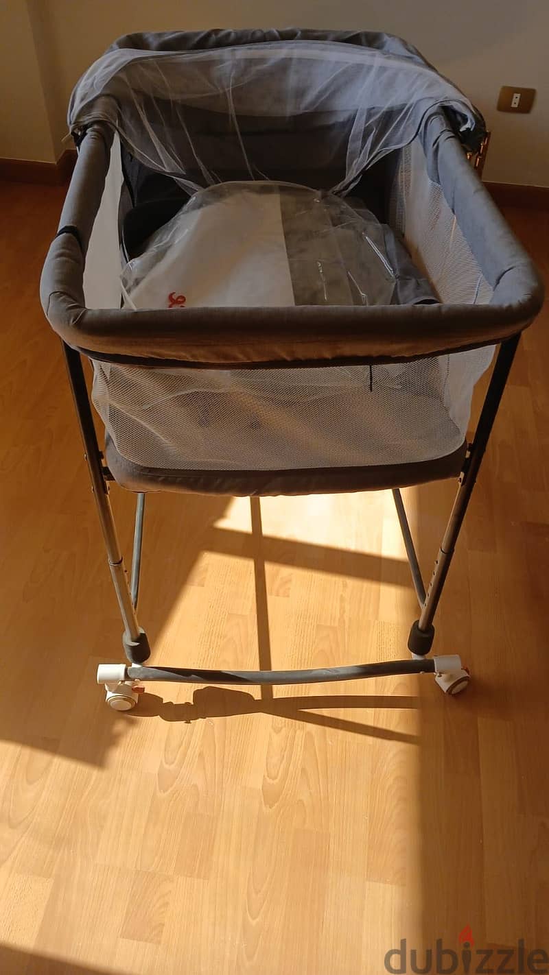 Baby bed used like new 1
