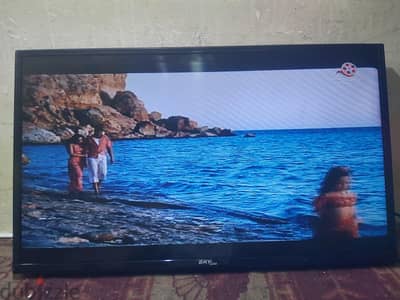 شاشة اسكاى لاين ٣٢ بوصة بحاله الجديدة